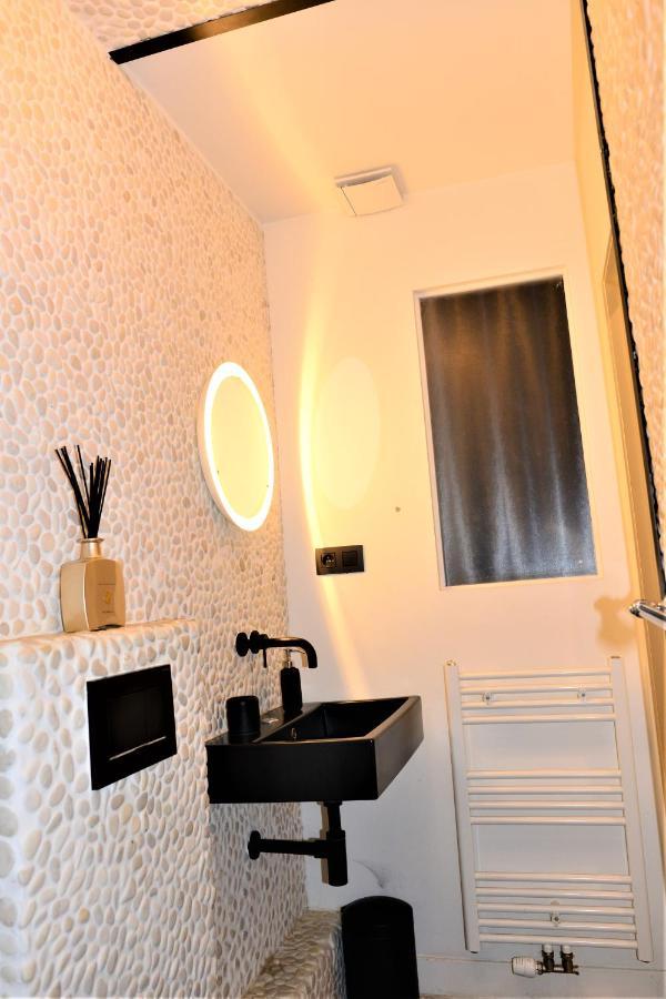 Sleep Inn - Black And White Modern Flat With Cityview Antwerp Exterior photo